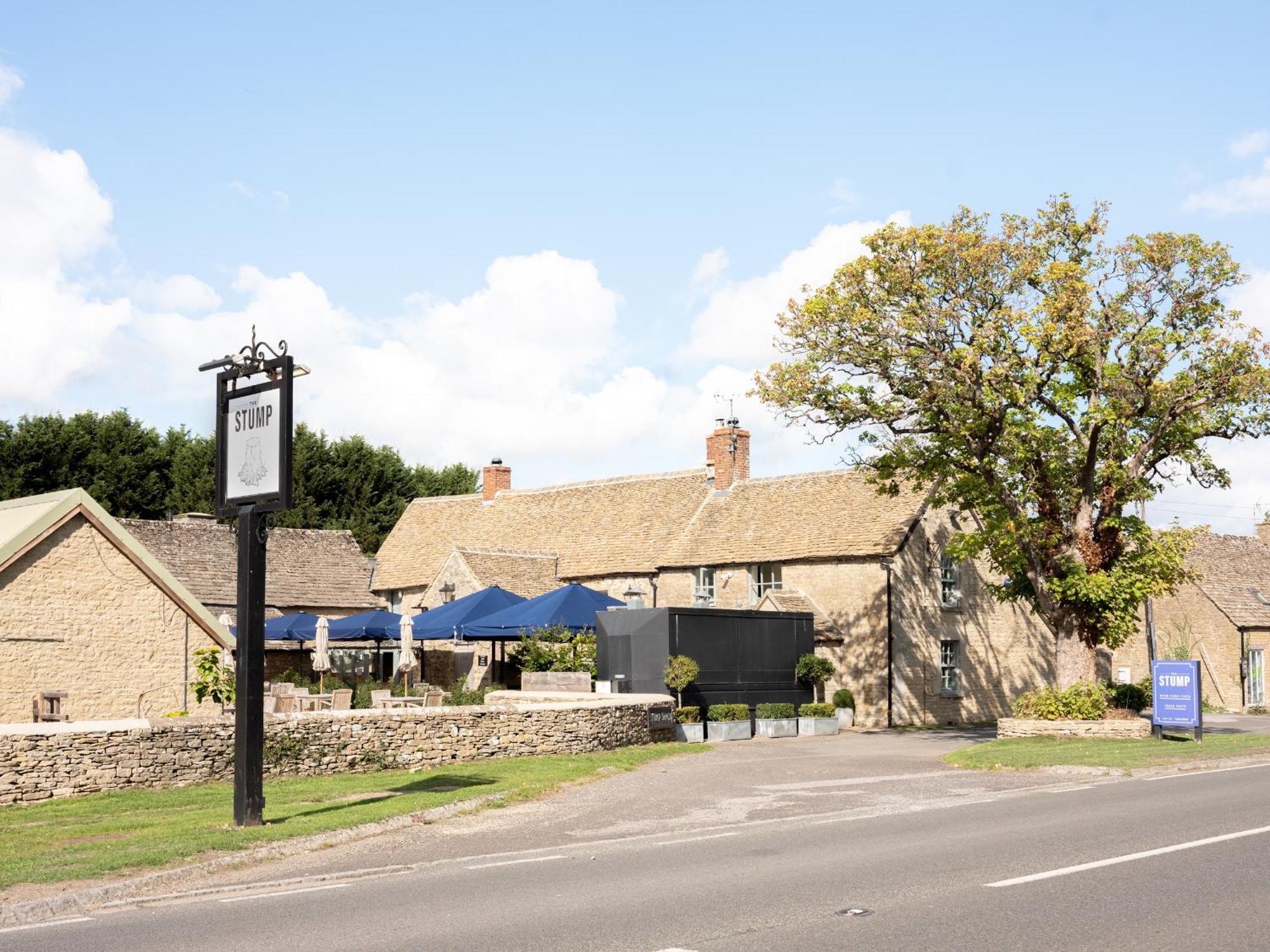 The Stump Hotel Cirencester Eksteriør billede